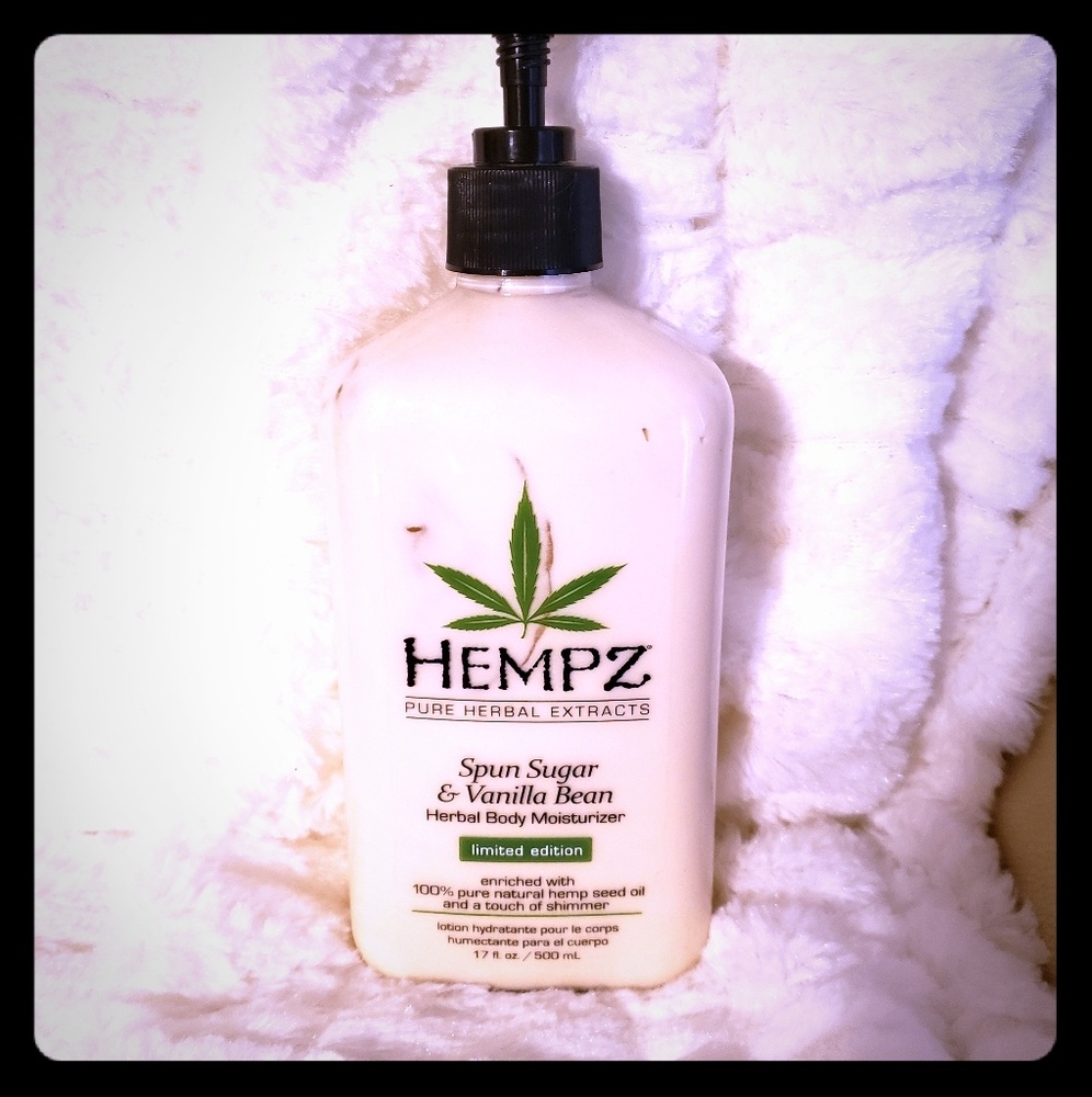 Hempz limited edition body lotion.